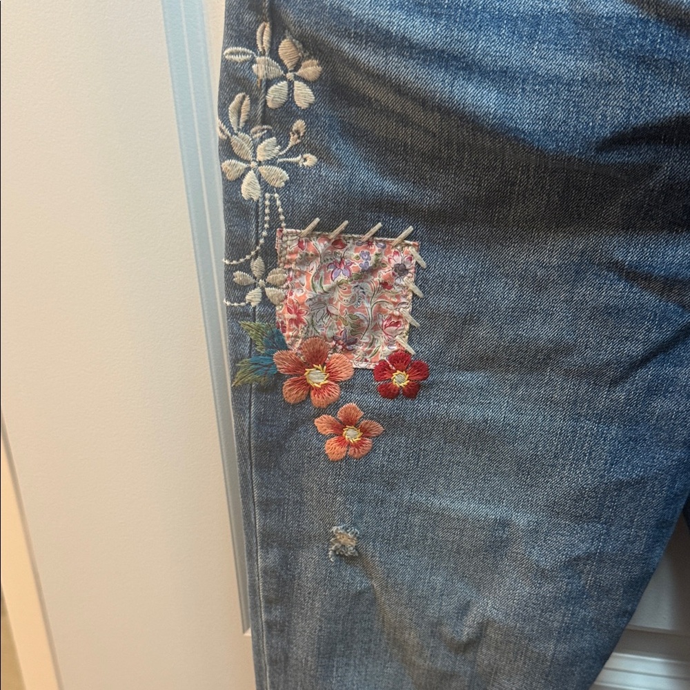 Johnny Was Denim Straight-Leg Jeans with Floral Embroidery size 30 - Picture 6 of 12